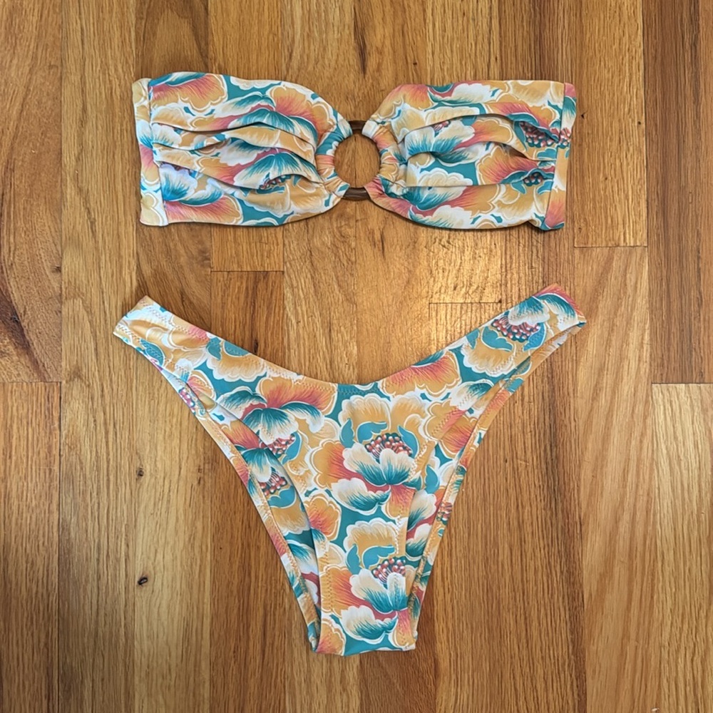 Kulani Kinis bikini set